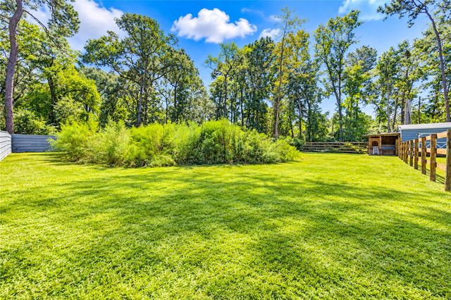 225 County Road 3294, Cleveland, TX 77327