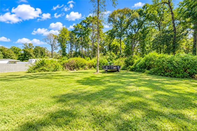 225 County Road 3294, Cleveland, TX 77327