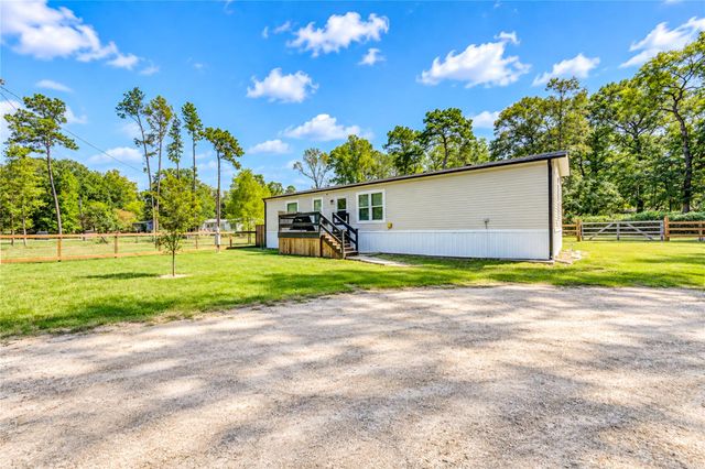 225 County Road 3294, Cleveland, TX 77327