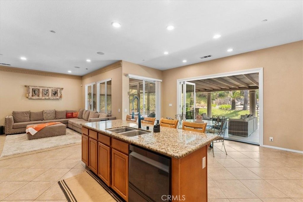 Image 10 of property listing at 2810 Countrywood Lane, West Covina, CA 91791