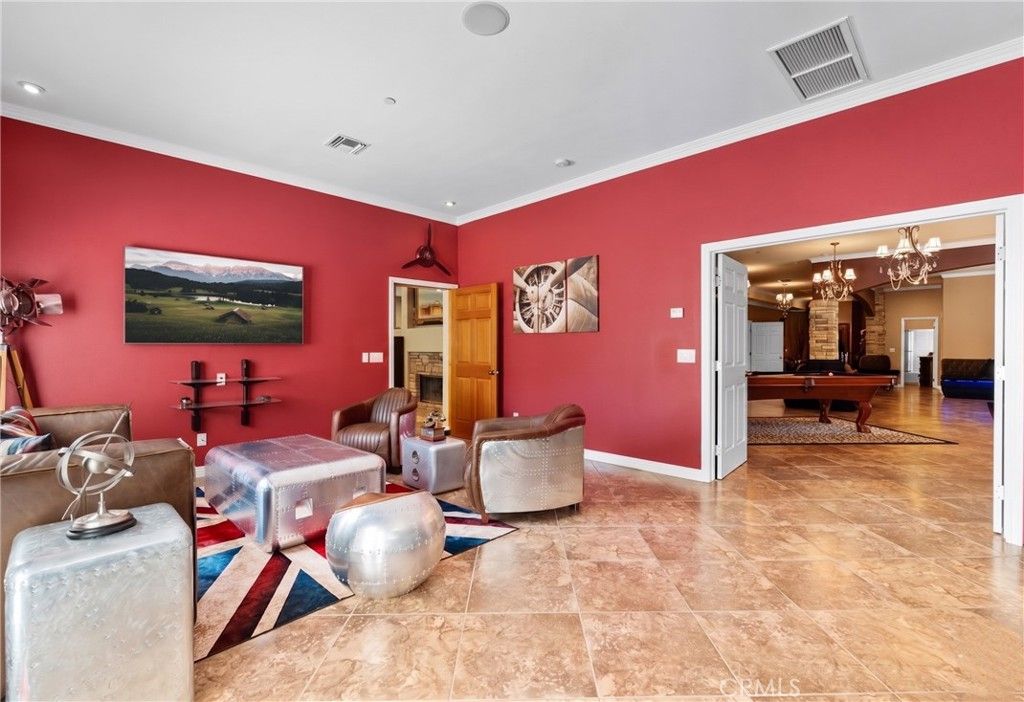 Image 4 of property listing at 2810 Countrywood Lane, West Covina, CA 91791