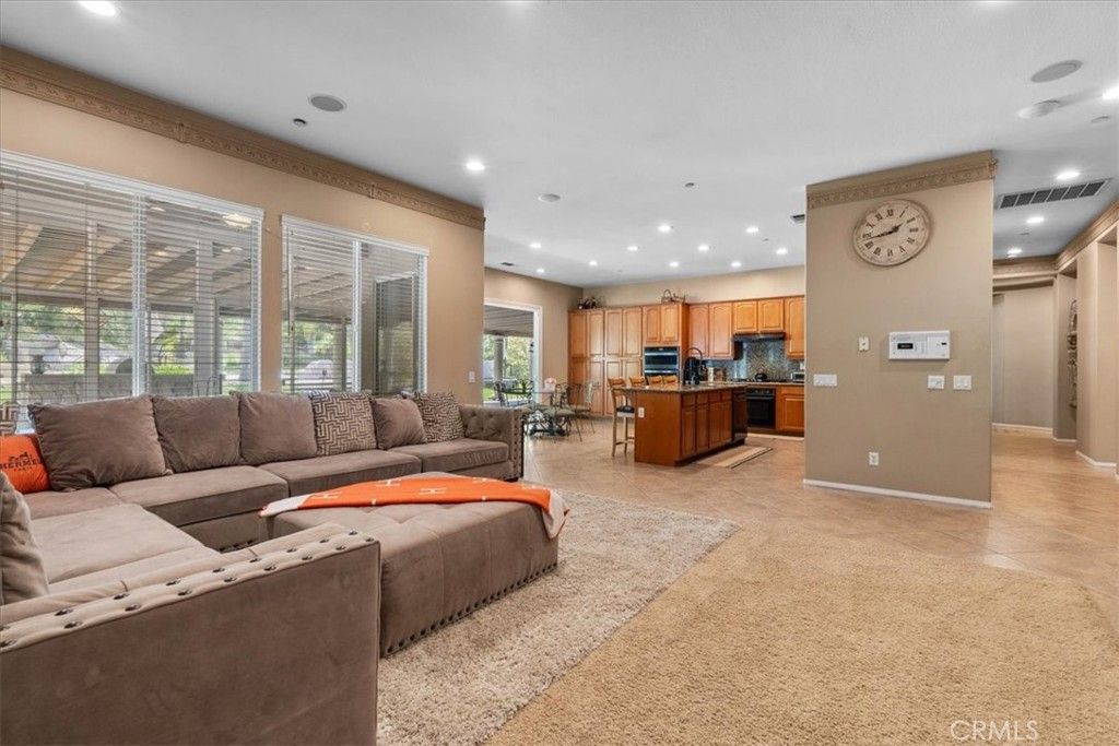 Image 8 of property listing at 2810 Countrywood Lane, West Covina, CA 91791