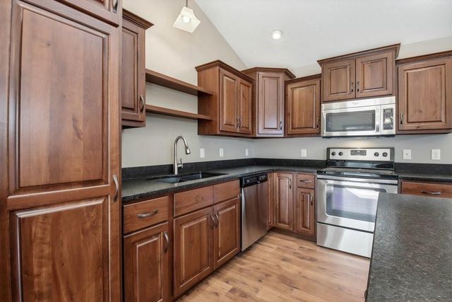 2873 Fairway Drive, Altoona, WI 54720