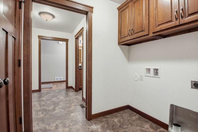 2873 Fairway Drive, Altoona, WI 54720