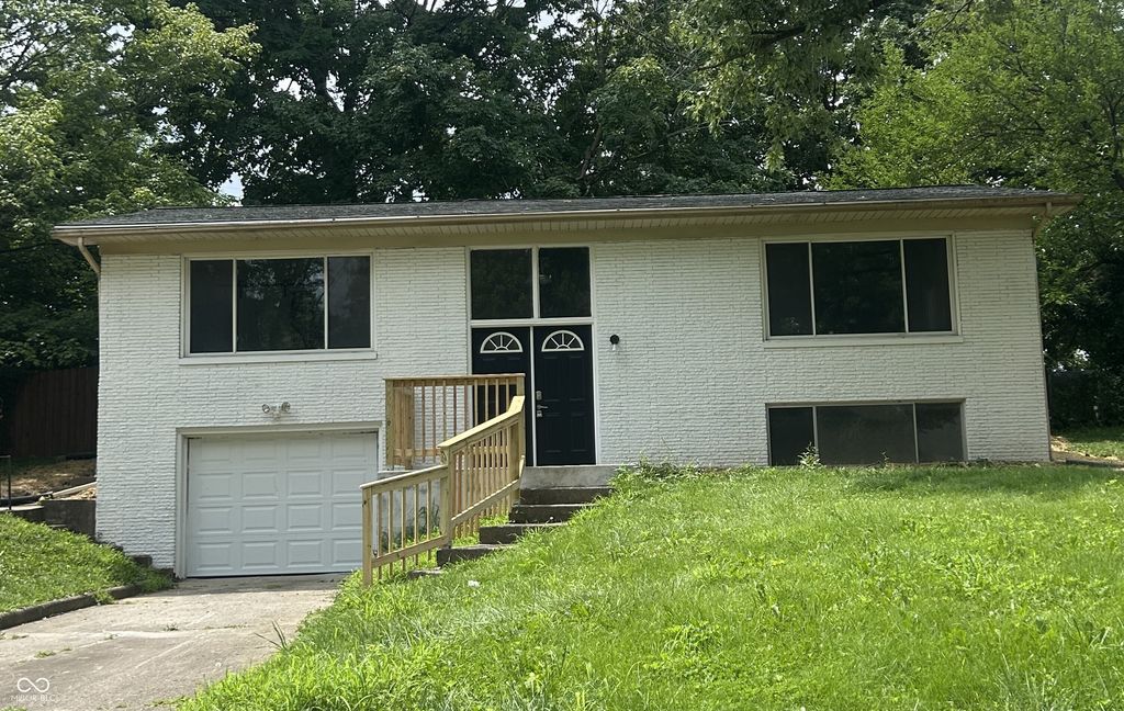 1325 Northcrest Drive, Anderson, IN 46012