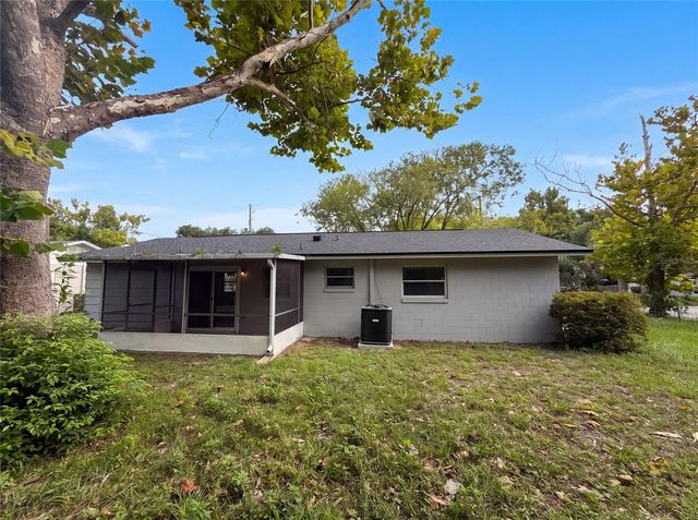 1735 JEFFERSON DRIVE, Mount Dora, FL 32757