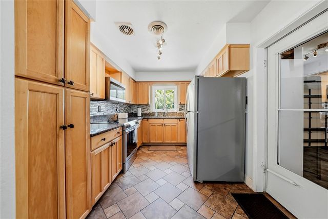 955 INDIAN ROCKS ROAD S, Largo, FL 33770