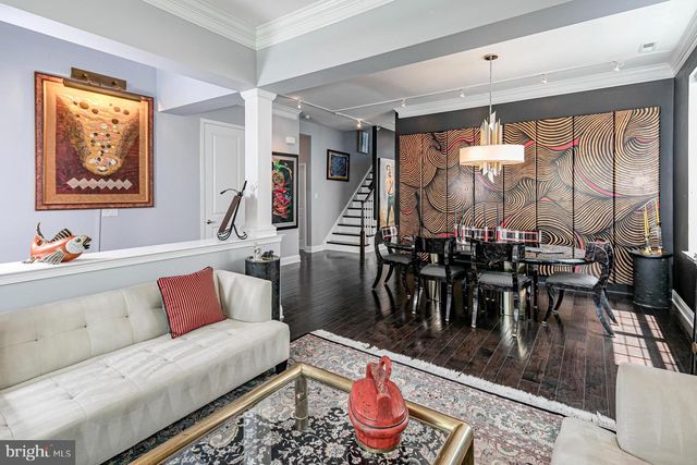 40 INVERNESS DR, Kendall Park, NJ 08824