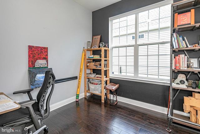 40 INVERNESS DR, Kendall Park, NJ 08824