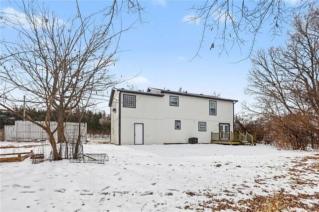 2900 E RED BRIDGE Road, Kansas City, MO 64137