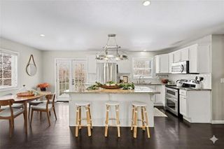 2900 E RED BRIDGE Road, Kansas City, MO 64137