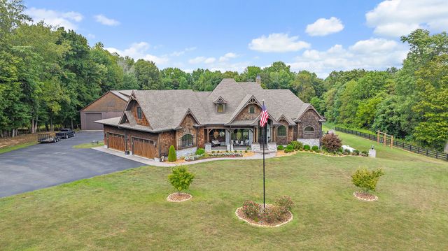 6704 Highway 52, W, Lafayette, TN 37083