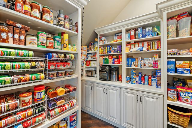 6704 Highway 52, W, Lafayette, TN 37083