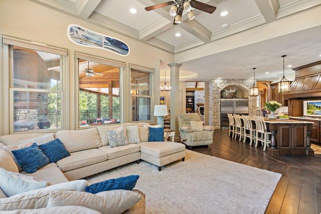 6704 Highway 52, W, Lafayette, TN 37083