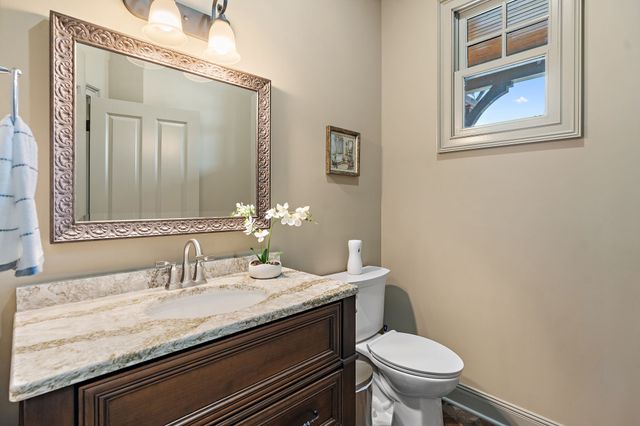 6704 Highway 52, W, Lafayette, TN 37083