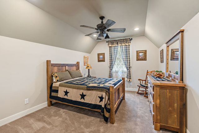 6704 Highway 52, W, Lafayette, TN 37083