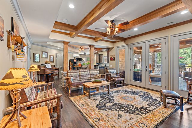 6704 Highway 52, W, Lafayette, TN 37083