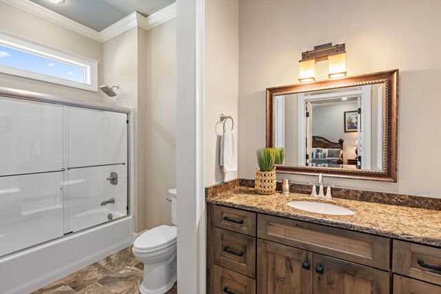 6704 Highway 52, W, Lafayette, TN 37083