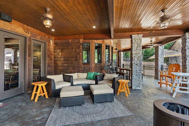 6704 Highway 52, W, Lafayette, TN 37083