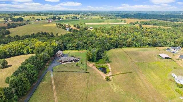 6704 Highway 52, W, Lafayette, TN 37083