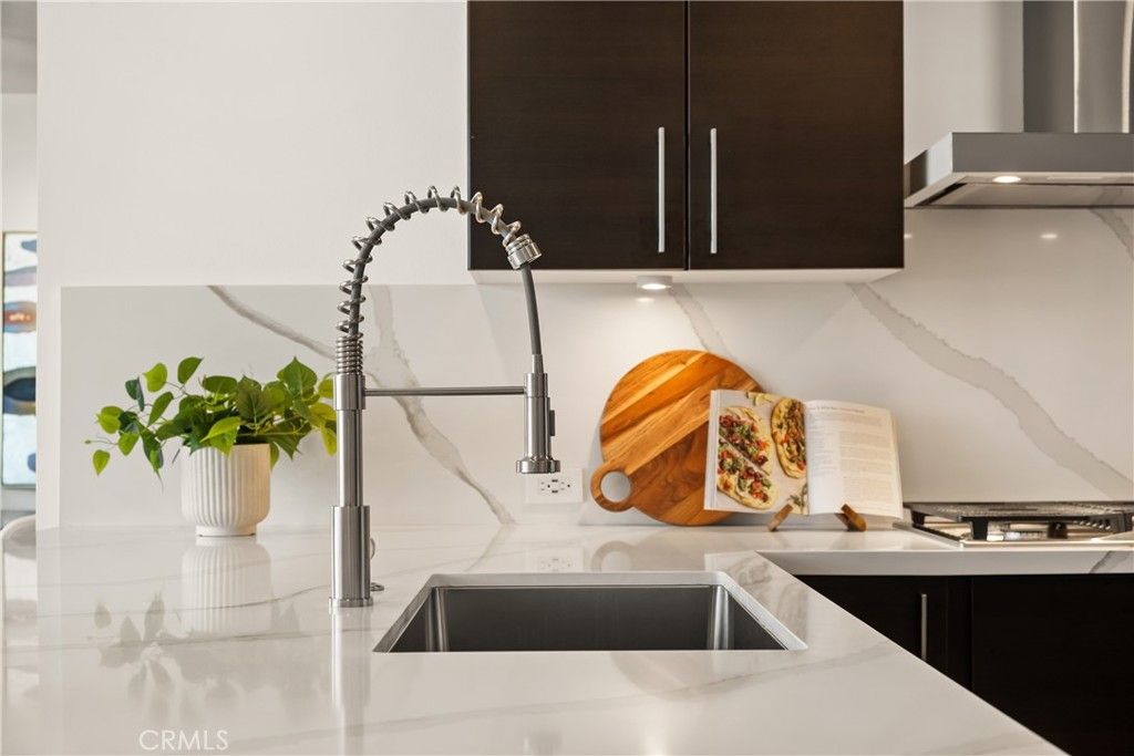 Image 10 of property listing at 800 The Mark Lane 1806, San Diego, CA 92101