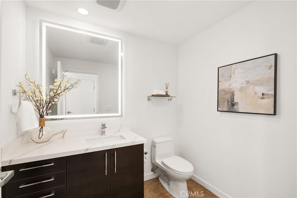 Image 18 of property listing at 800 The Mark Lane 1806, San Diego, CA 92101