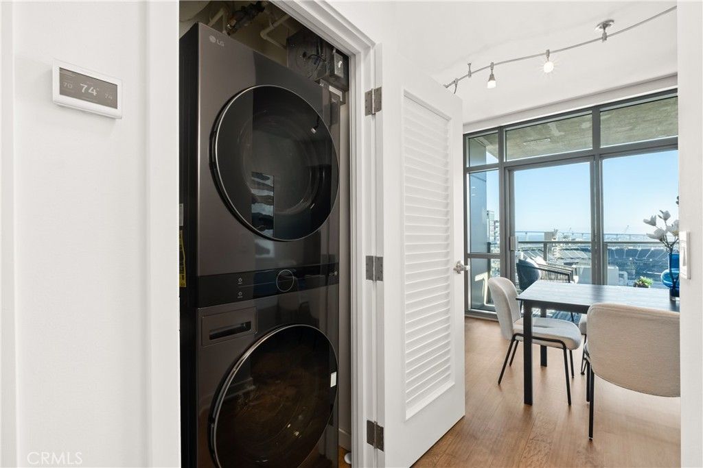 Image 19 of property listing at 800 The Mark Lane 1806, San Diego, CA 92101