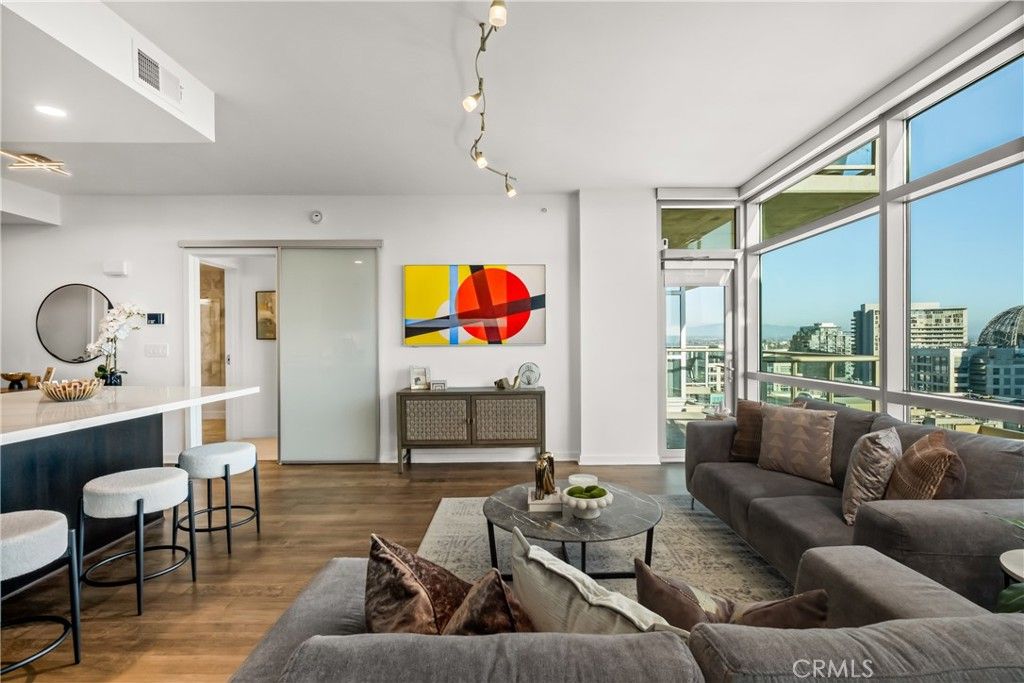 Image 21 of property listing at 800 The Mark Lane 1806, San Diego, CA 92101