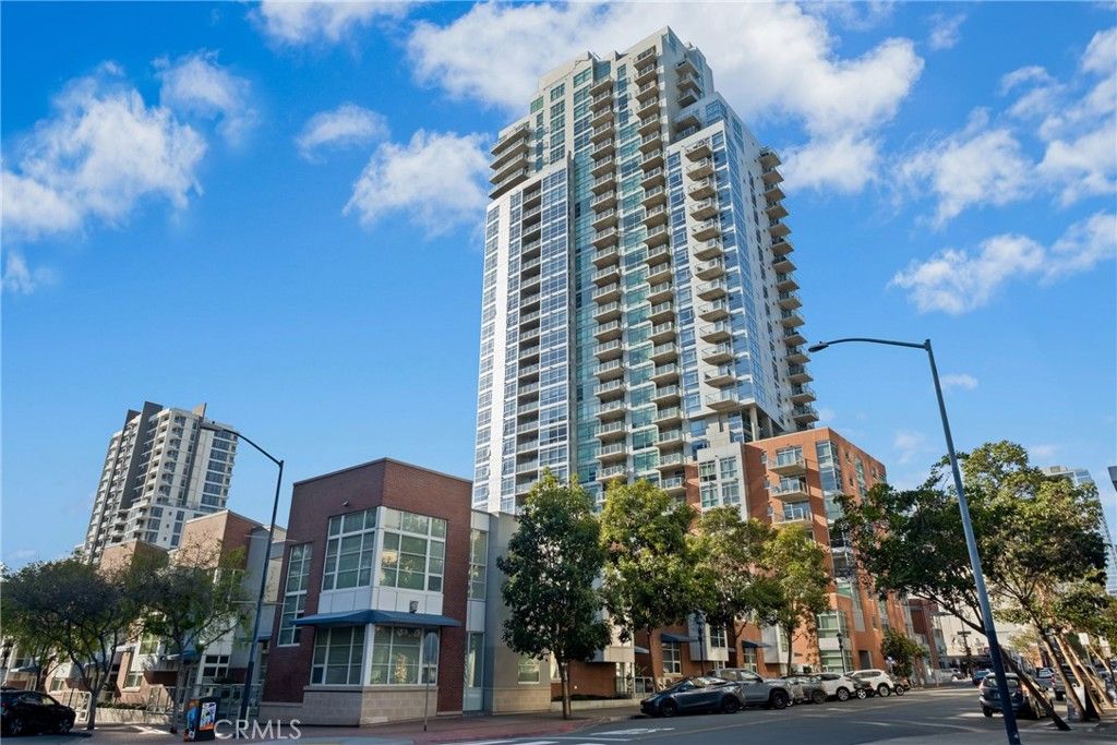 Image 33 of property listing at 800 The Mark Lane 1806, San Diego, CA 92101