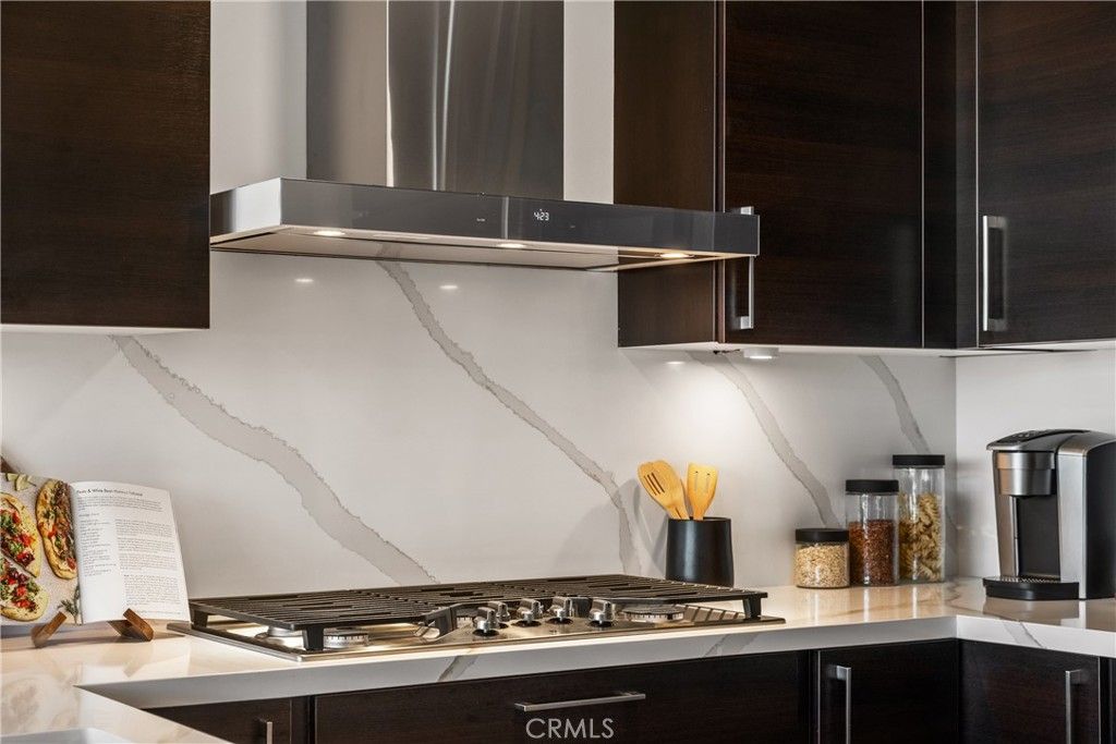 Image 9 of property listing at 800 The Mark Lane 1806, San Diego, CA 92101