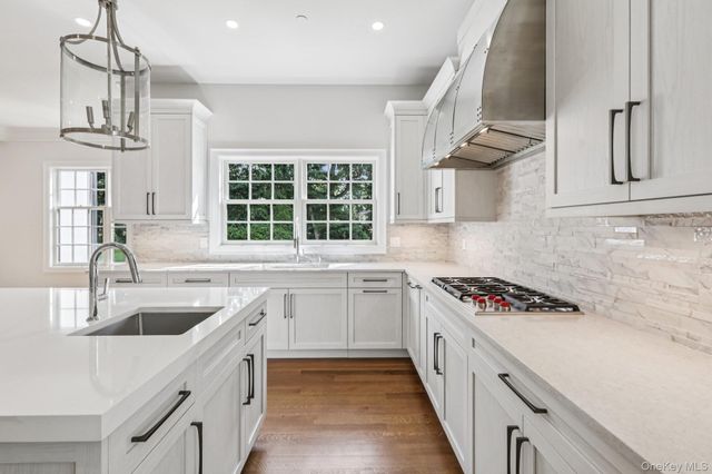 15 High Point Terrace, Scarsdale, NY 10583