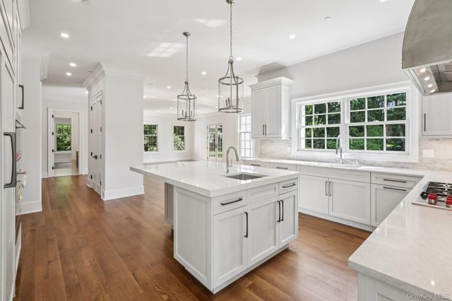 15 High Point Terrace, Scarsdale, NY 10583