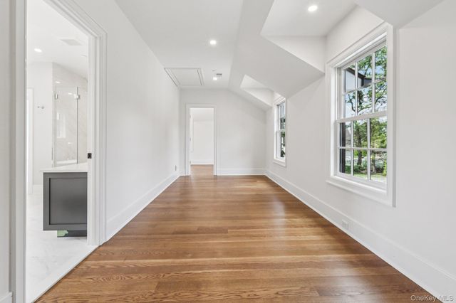 15 High Point Terrace, Scarsdale, NY 10583