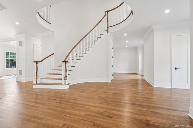 15 High Point Terrace, Scarsdale, NY 10583