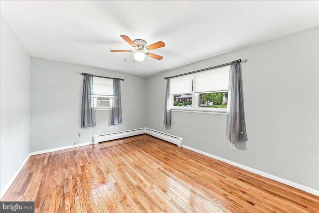 67 1ST AVE, Pottstown, PA 19464