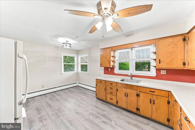 67 1ST AVE, Pottstown, PA 19464