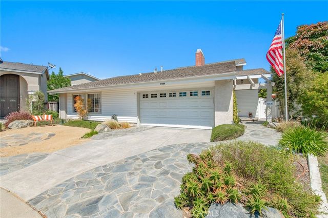 17586 Lebanon, Irvine, CA 92614
