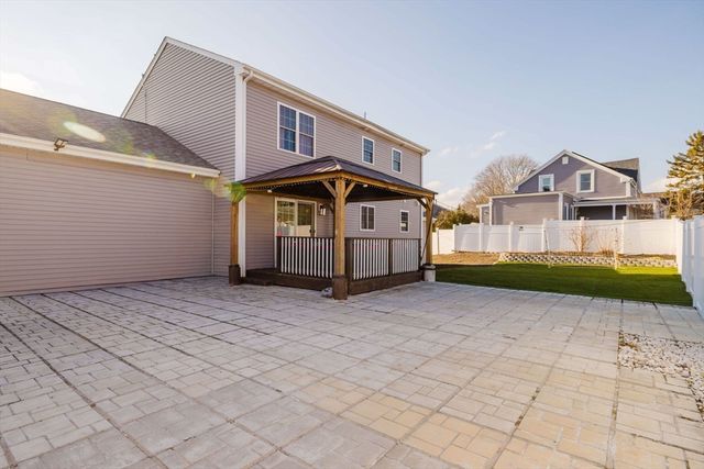 65 Armsby St, New Bedford, MA 02745