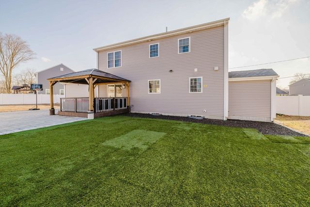 65 Armsby St, New Bedford, MA 02745