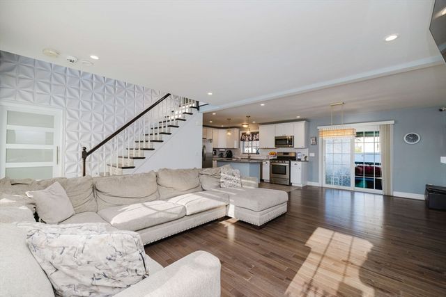 65 Armsby St, New Bedford, MA 02745