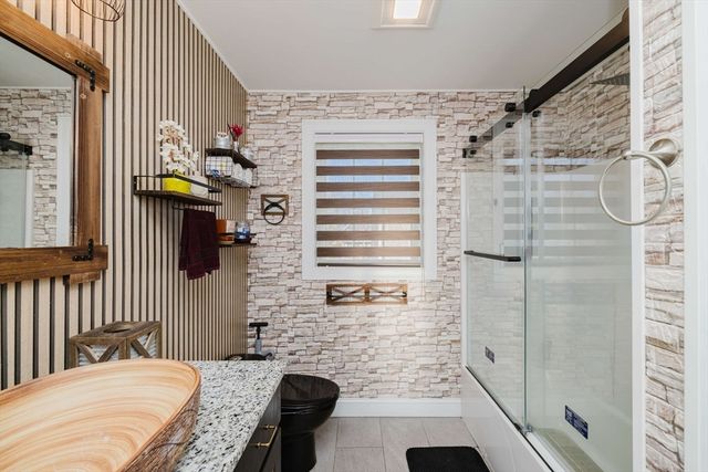 65 Armsby St, New Bedford, MA 02745