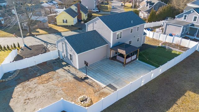 65 Armsby St, New Bedford, MA 02745