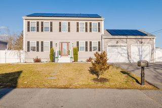 65 Armsby St, New Bedford, MA 02745