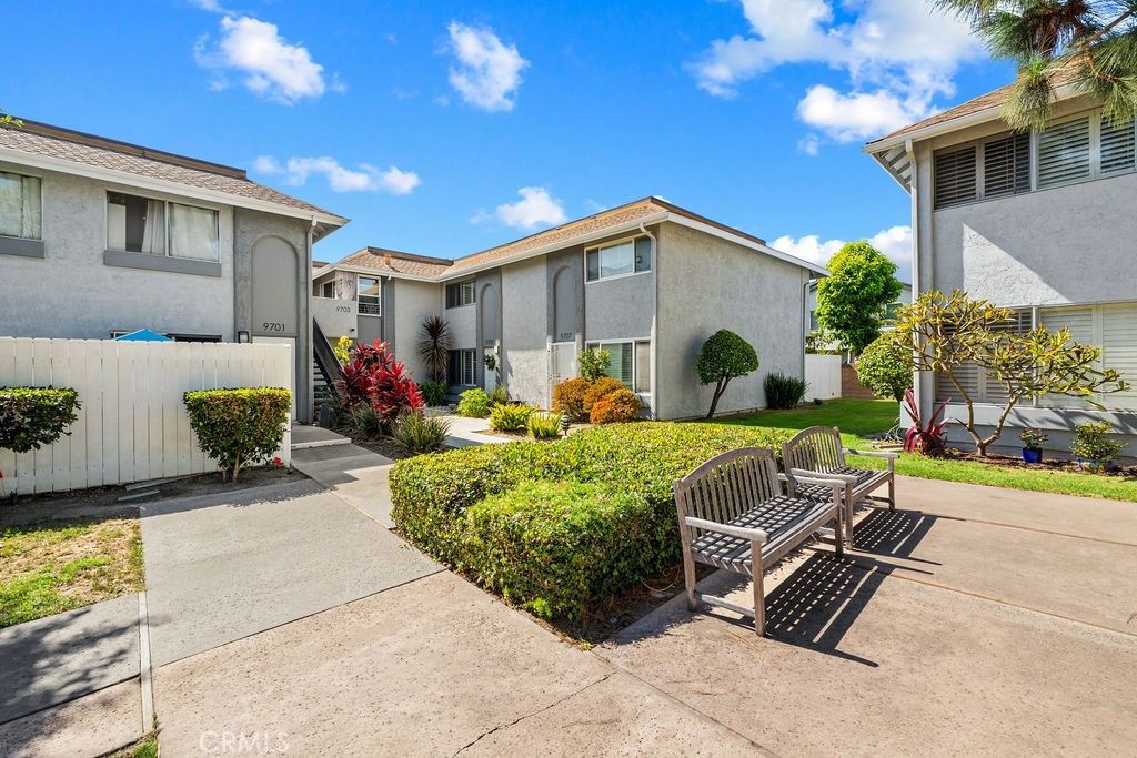 9705 Bickley Drive 5, Huntington Beach, CA 92646