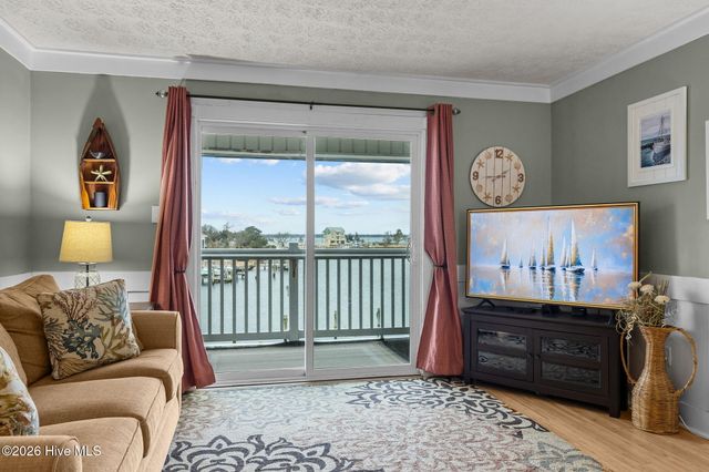 118 Lake Avenue 303, Morehead City, NC 28557