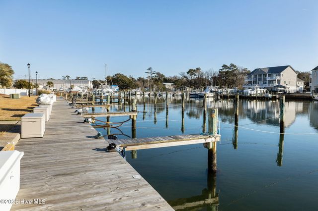 118 Lake Avenue 303, Morehead City, NC 28557