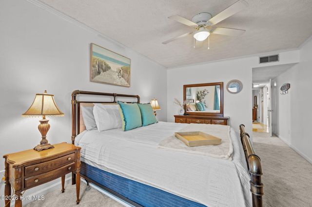 118 Lake Avenue 303, Morehead City, NC 28557