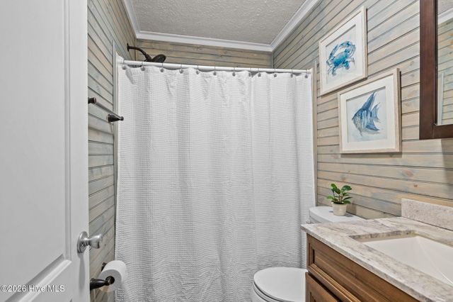 118 Lake Avenue 303, Morehead City, NC 28557