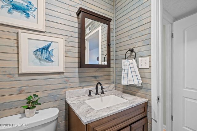 118 Lake Avenue 303, Morehead City, NC 28557