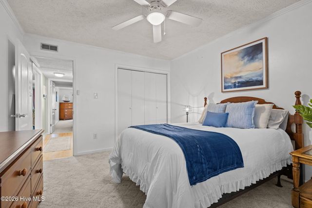 118 Lake Avenue 303, Morehead City, NC 28557